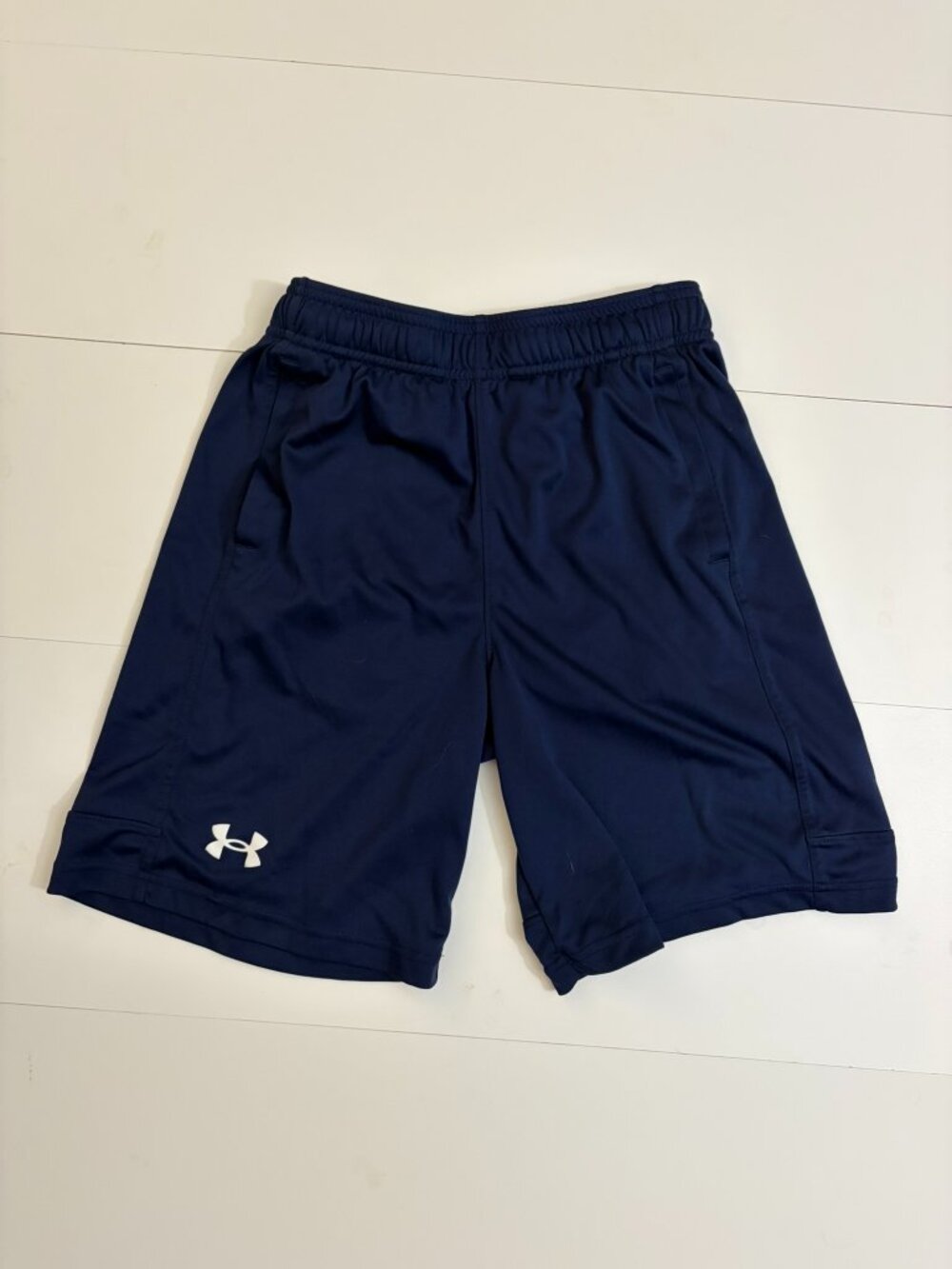 Boys Medium Under Armour Athletic Shorts